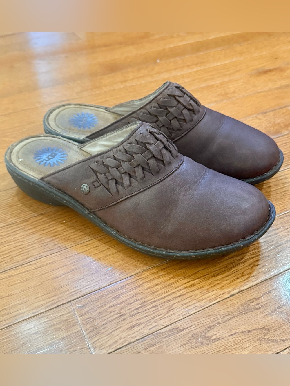 UGG Women’s 10 Australia Anila Leather Clogs Lined Braided Mules Slip On Shoes
